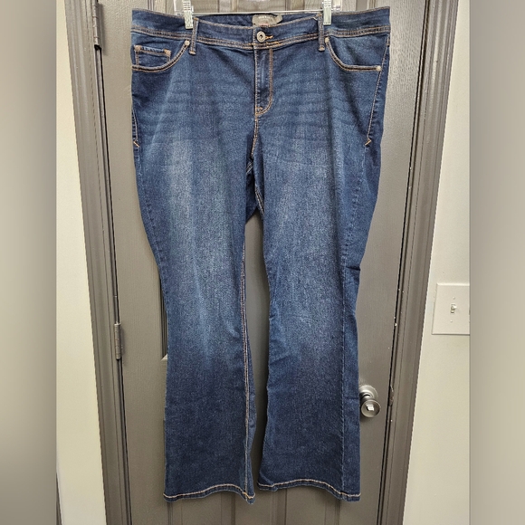 Torrid Flare Jeans 22T - Picture 1 of 4